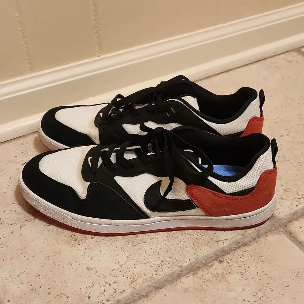 Nike Men's Alleyoop SB in 